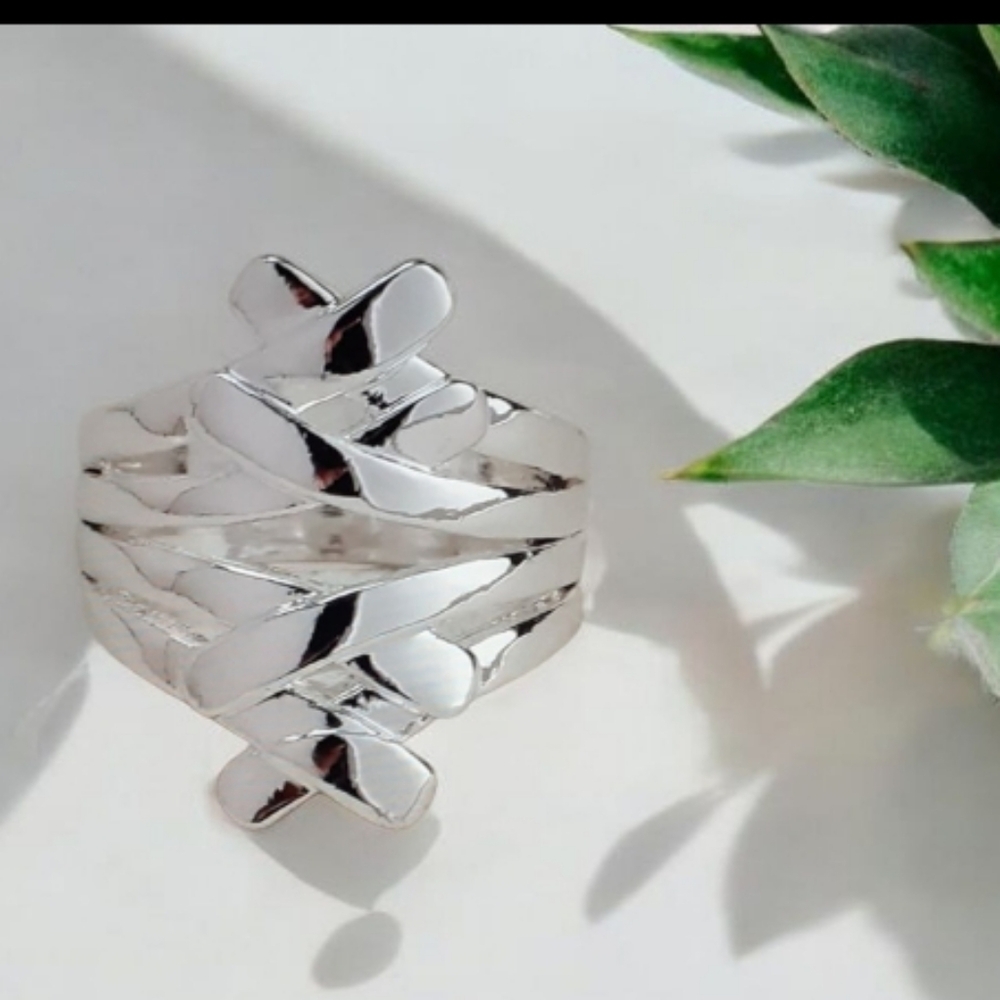 925 Silver Plated Criss Cross Ring